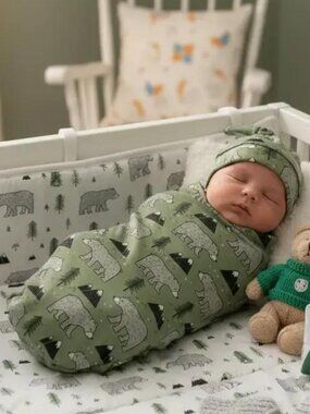 Fawn & Sage Mountain Bear Swaddle and Hat Set - Newborn size